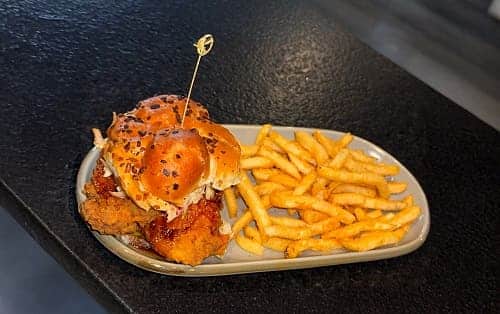 FRIED CHICKEN SANDWICH